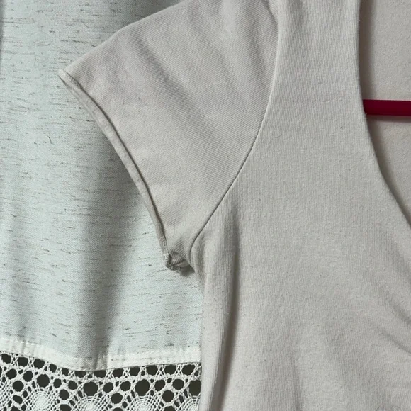 Brandy Melville Light Pink V-Neck Ruched Short Sleeve Top - Picture 4 of 5